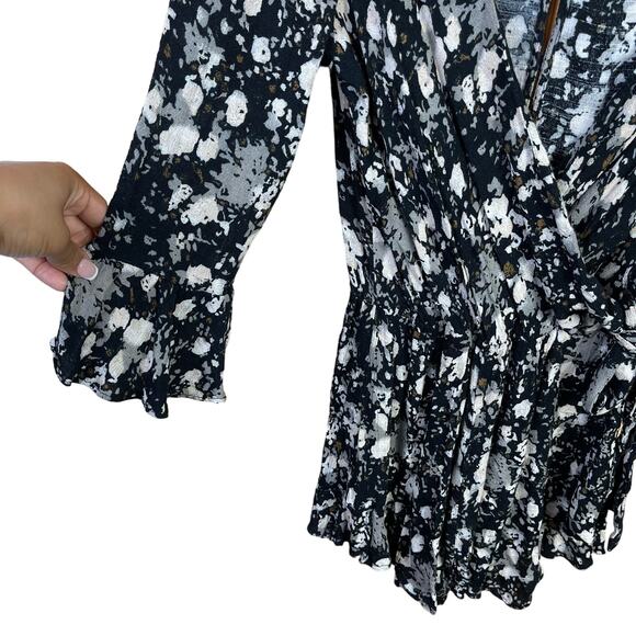 Free People Floral Romper Playsuit Black All the Right Ruffle Bell Sleeve - Picture 6 of 11